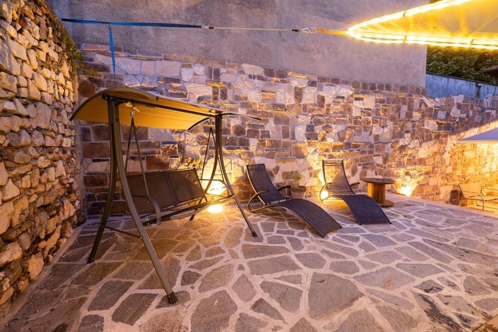 'Piccolo Paradiso' Angera Esterno foto